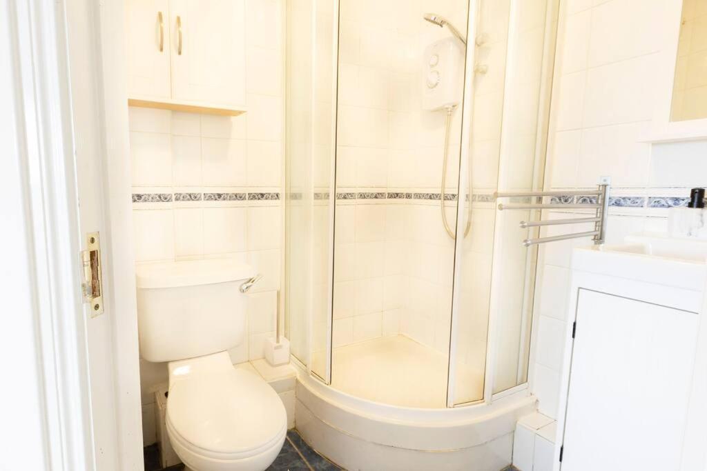 Stunning Views And City Side-Belfast City-2 Bedroom-5 Guests-Wifi & Parking Exterior foto