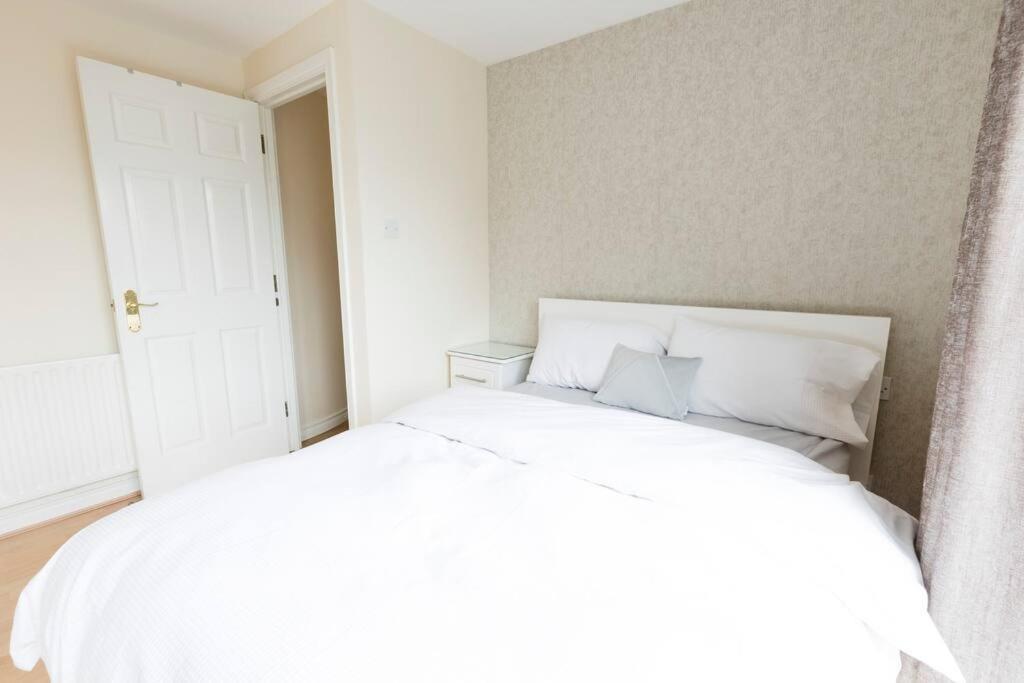 Stunning Views And City Side-Belfast City-2 Bedroom-5 Guests-Wifi & Parking Exterior foto