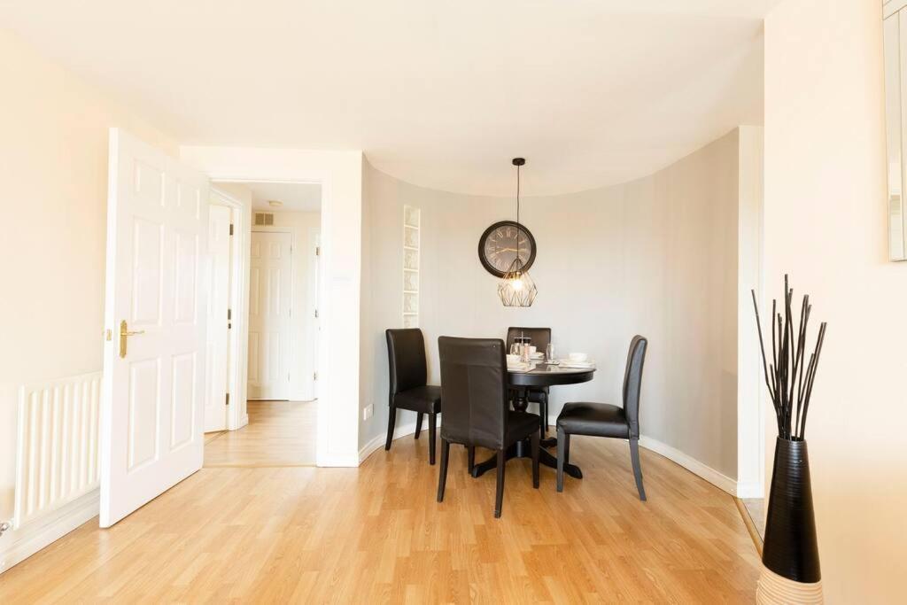 Stunning Views And City Side-Belfast City-2 Bedroom-5 Guests-Wifi & Parking Exterior foto