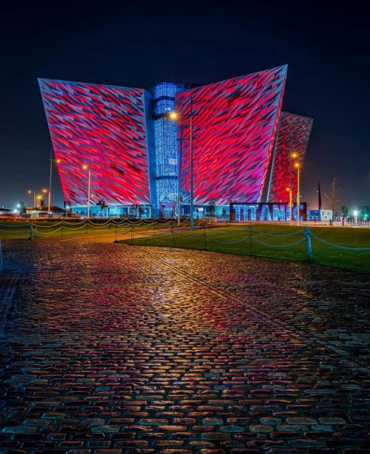 Stunning Views And City Side-Belfast City-2 Bedroom-5 Guests-Wifi & Parking Exterior foto